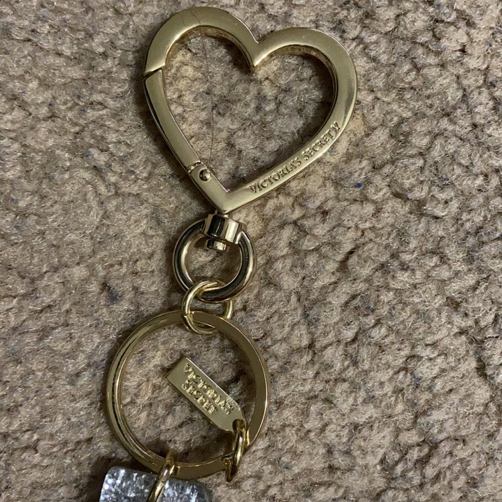 Initial keychain - Picture 3 of 3